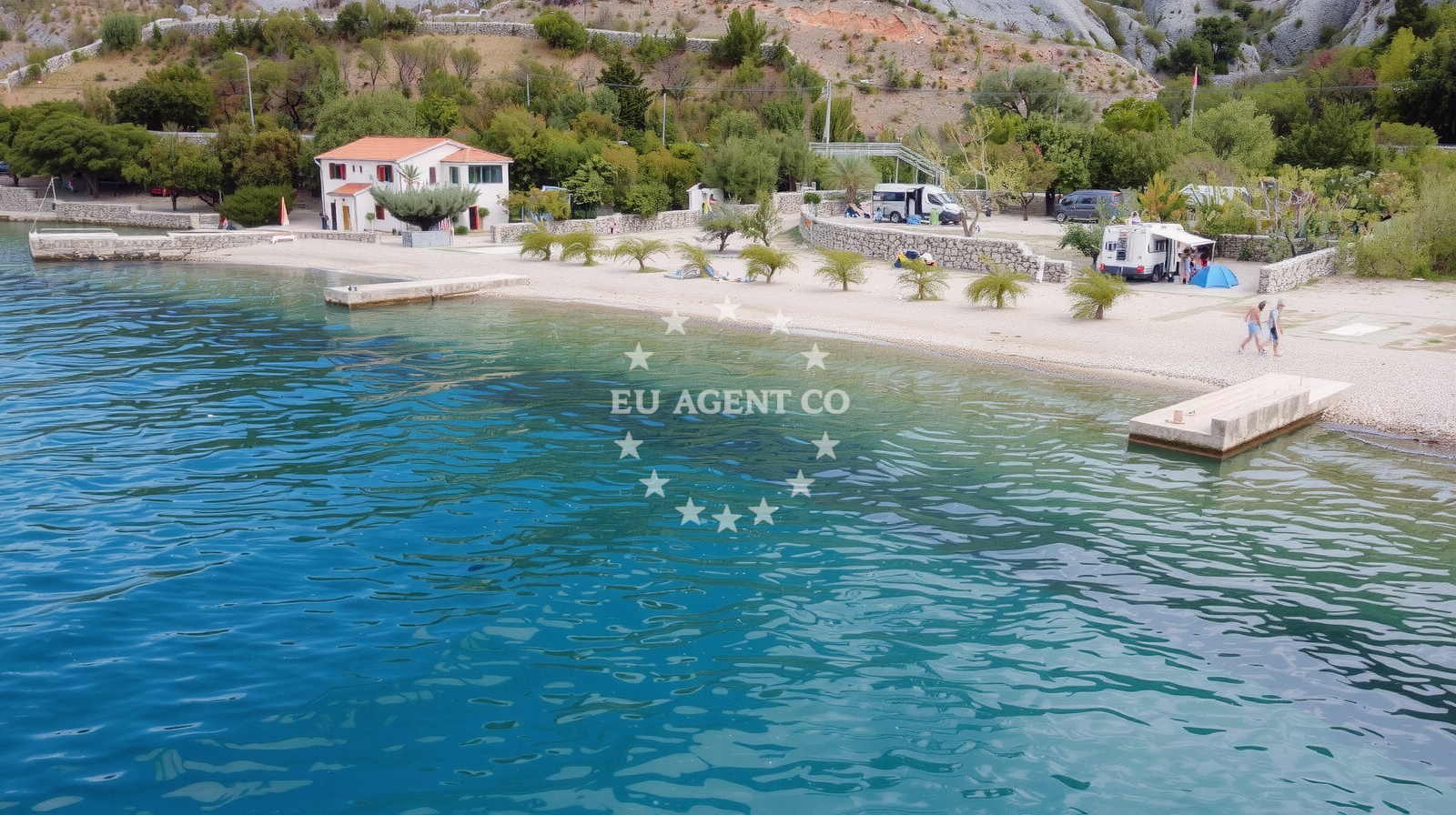 Beach facilities and surroundings at Zalo Beach in Lukovo Šugarje 65, Lukovo Šugarje