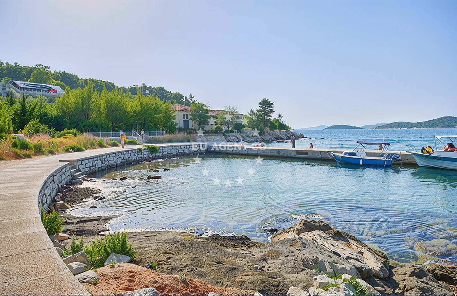 Shoreline and swimming area at Žalo Marina, Zlarin (Zlarin) in Žalo Marina