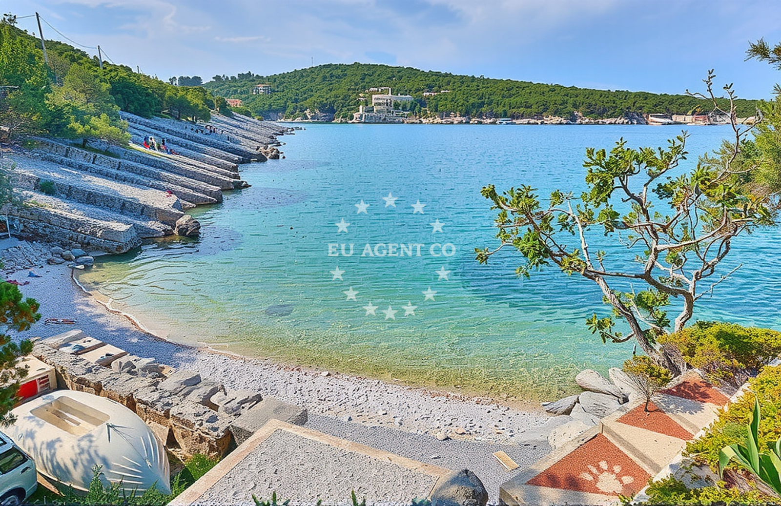 Beach facilities and surroundings at Zaraće istok, Gdinj (Hvar) in Zaraće istok