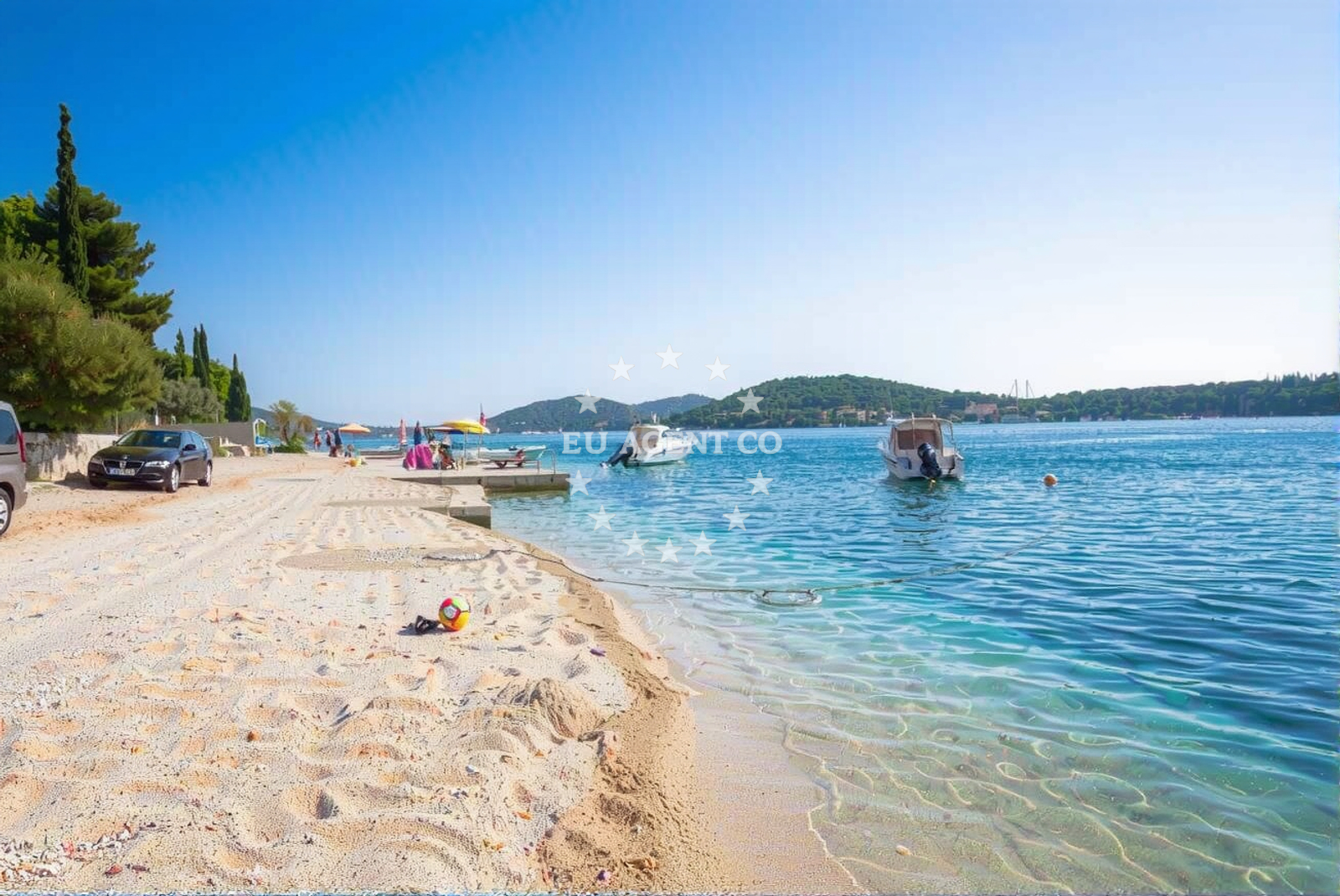 Overview of Zatoglav beach in Zatoglav 27C, Rogoznica