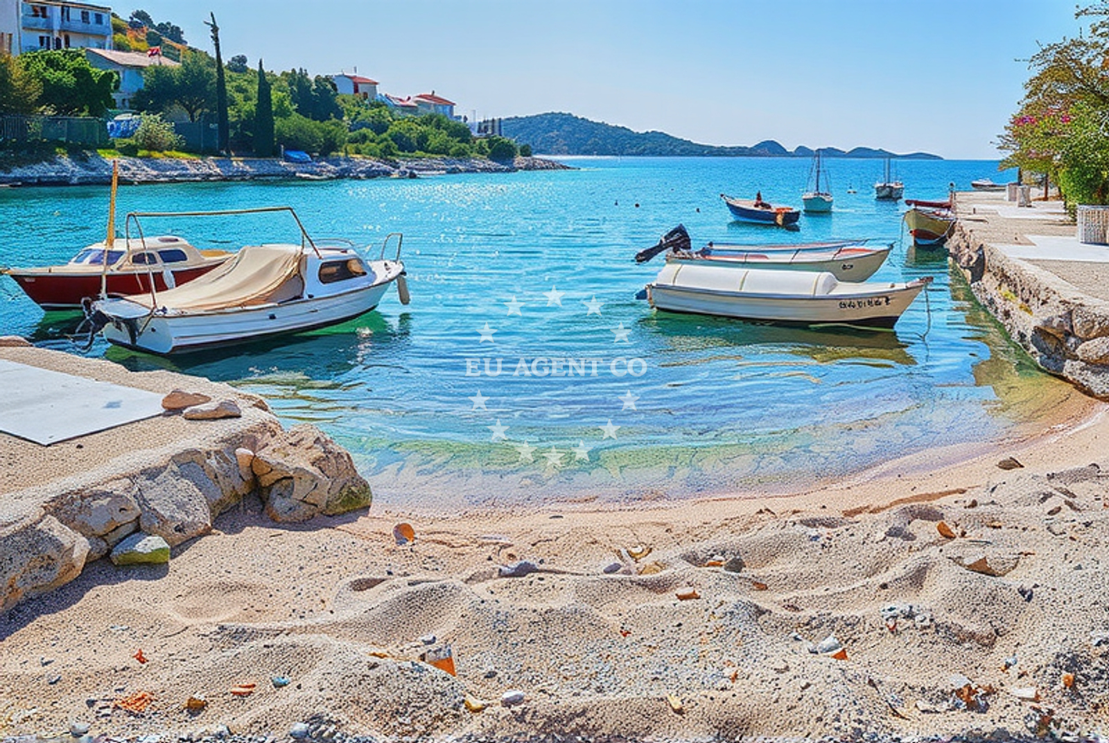 Beach facilities and surroundings at Zatoglav: beaches and coves (2) in Zatoglav