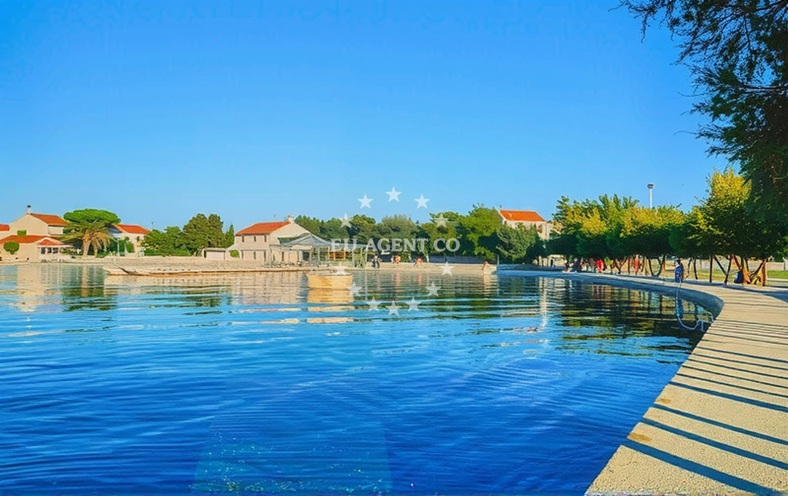 Shoreline and swimming area at Zdrače, Betina (Murter) in Zdrače