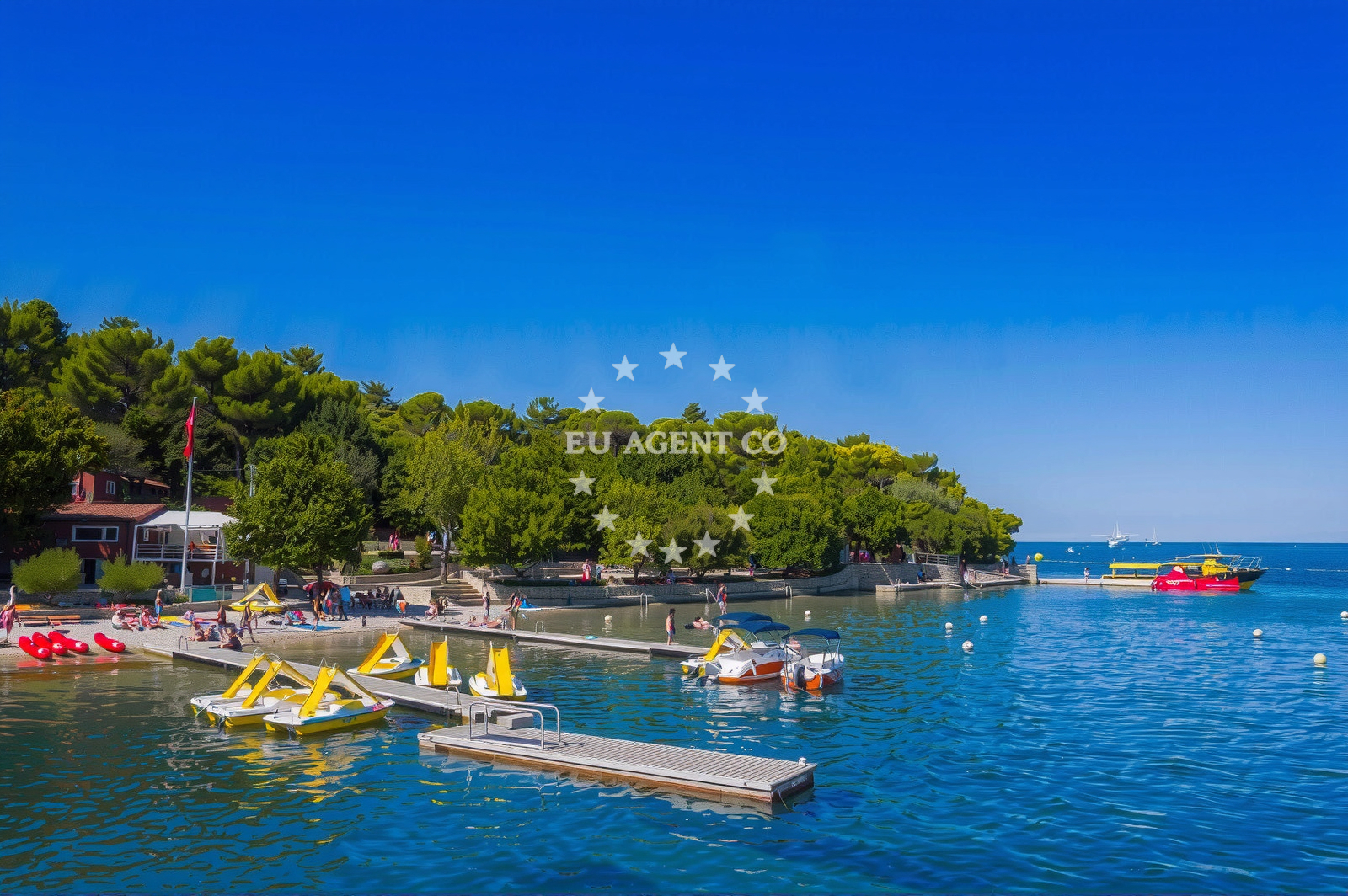 Shoreline and swimming area at Zelena Laguna Resort Beach in Zelena Laguna bb, Poreč