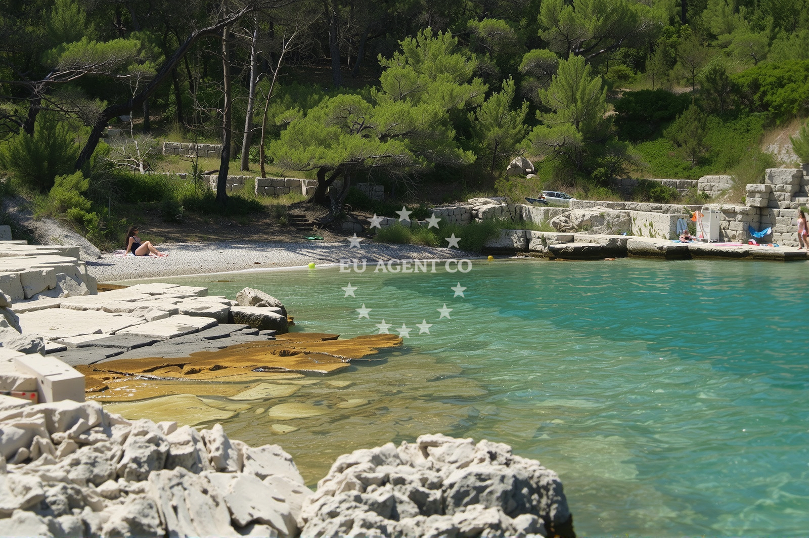 Sea and coastal view of Zhukova beach in Rudina 156, Stari Grad