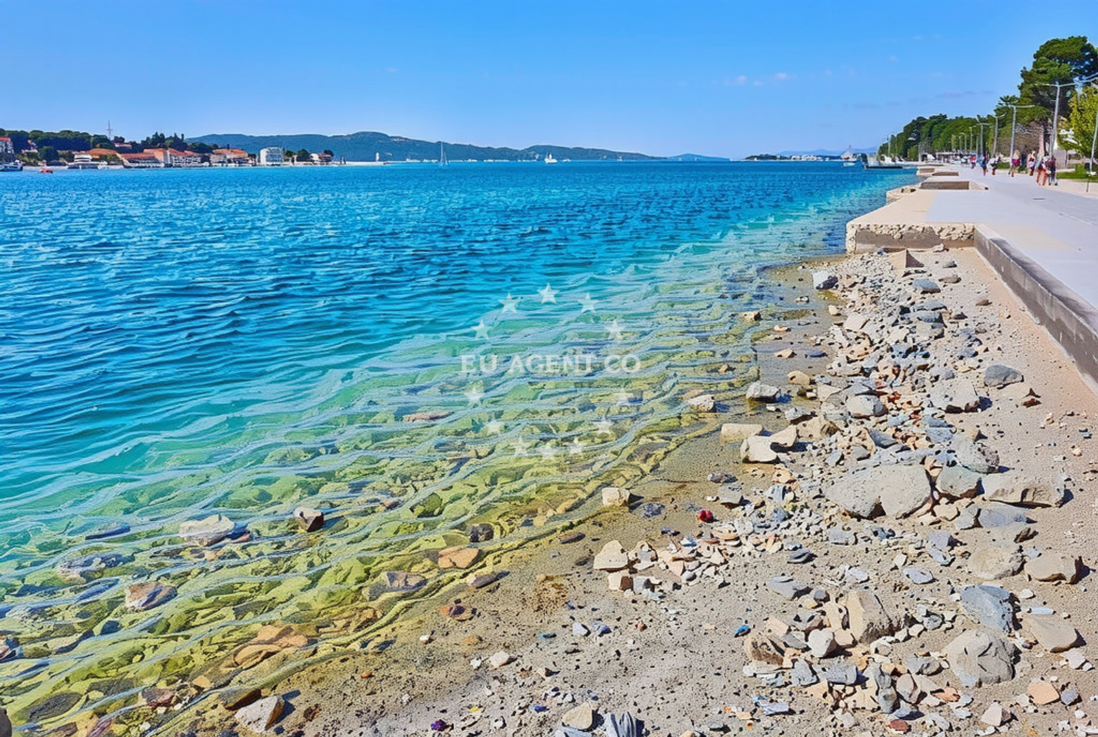 Shoreline and swimming area at Zlatna ribica, Brodarica in Zlatna ribica