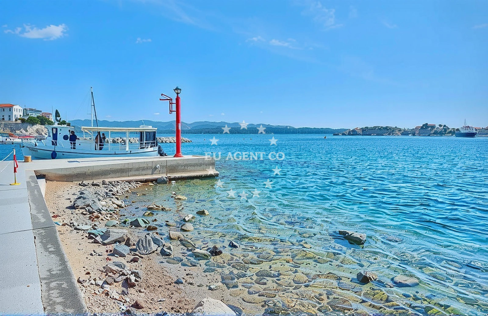 Beach facilities and surroundings at Zlatna ribica, Brodarica in Zlatna ribica
