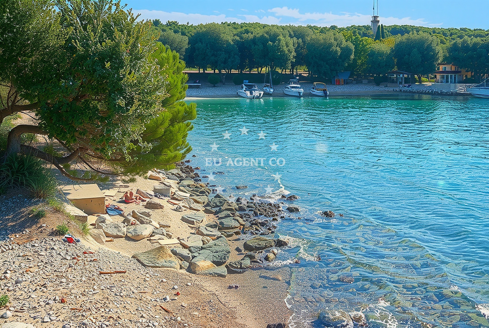 Beach facilities and surroundings at Zlatne stijene (dog beach), Pula in Zlatne stijene (plaža za pse)