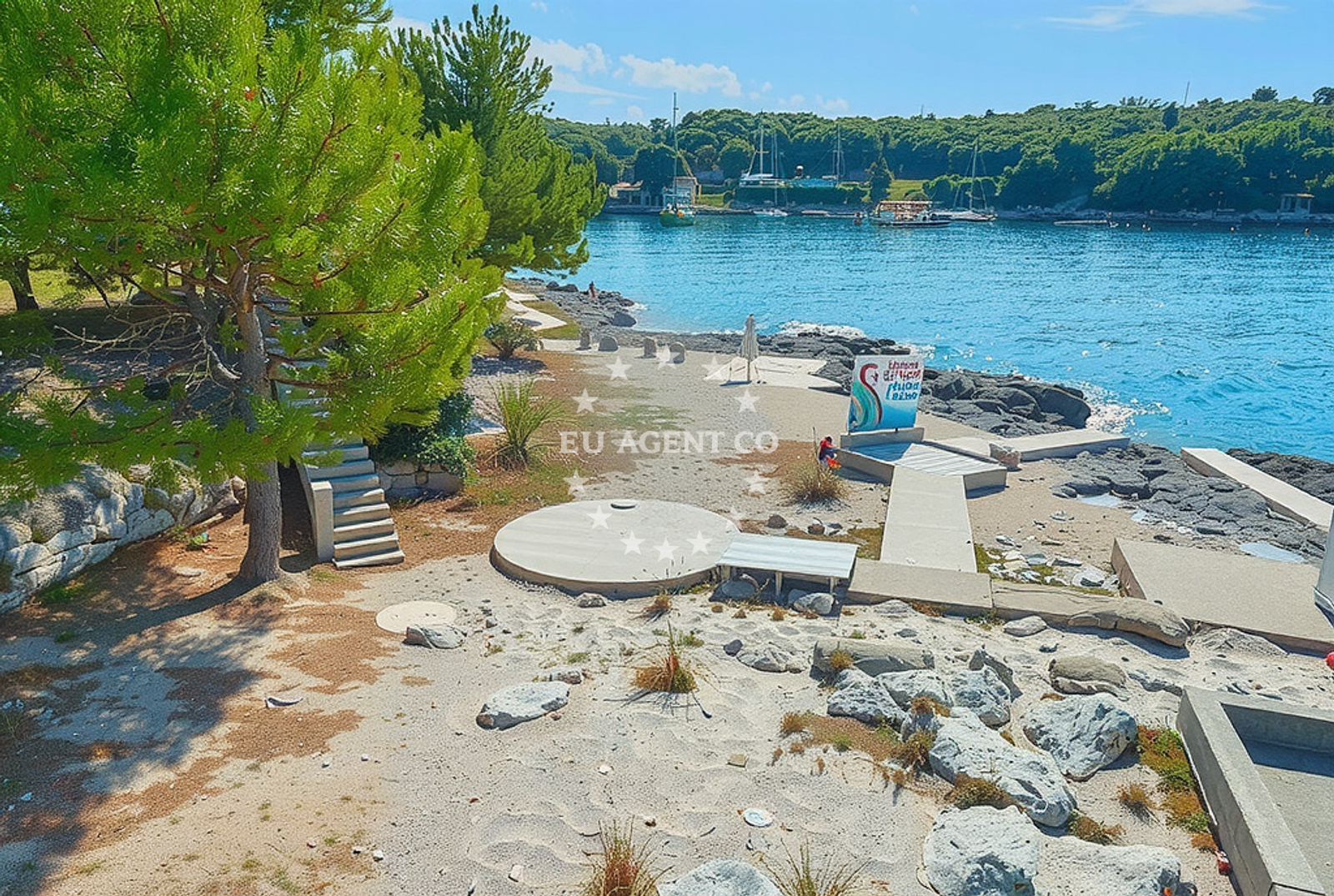 Sea and coastal view of Zlatne stijene, Pula in Zlatne stijene