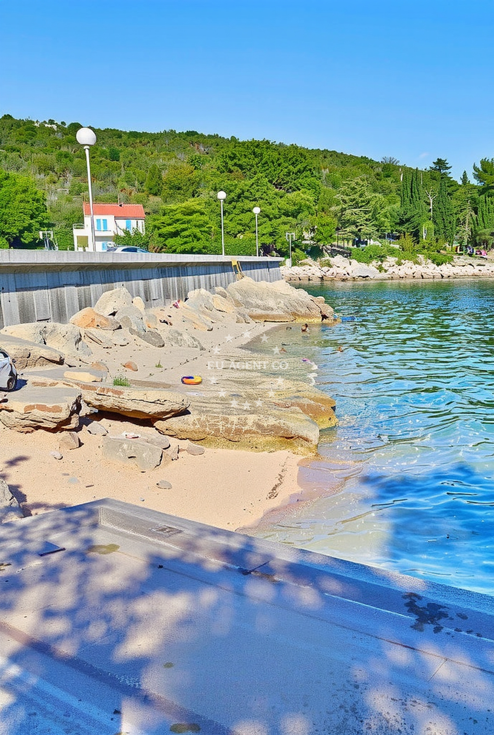 Beach facilities and surroundings at Žmanšćica istok, Žman (Dugi otok) in Žmanšćica istok