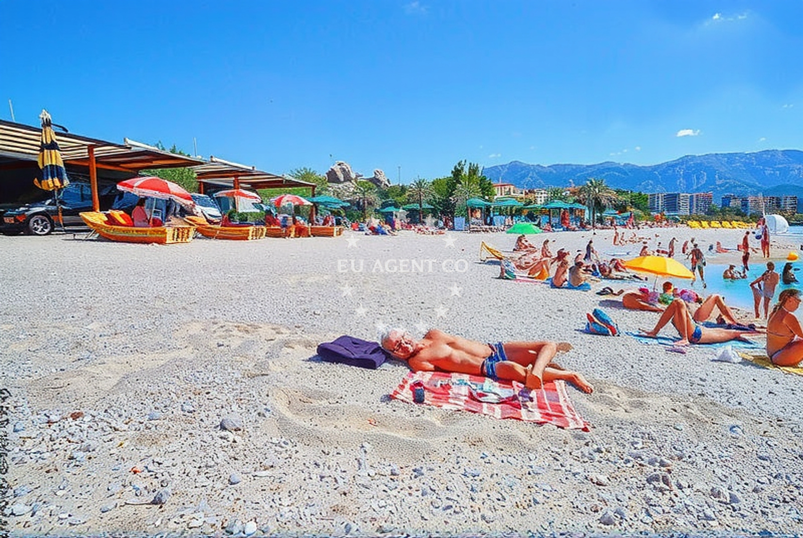 Beach facilities and surroundings at Žnjan 2, Split in Žnjan 2