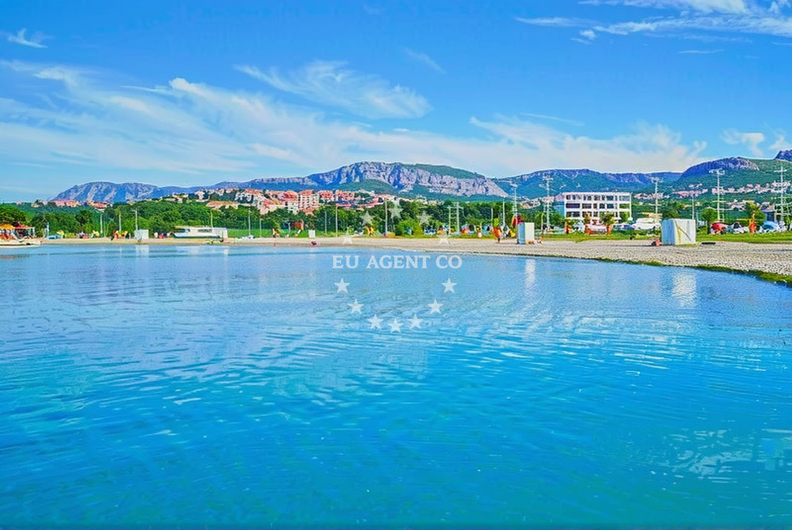 Beach facilities and surroundings at Žrnovnica, Podstrana - Sita in Žrnovnica