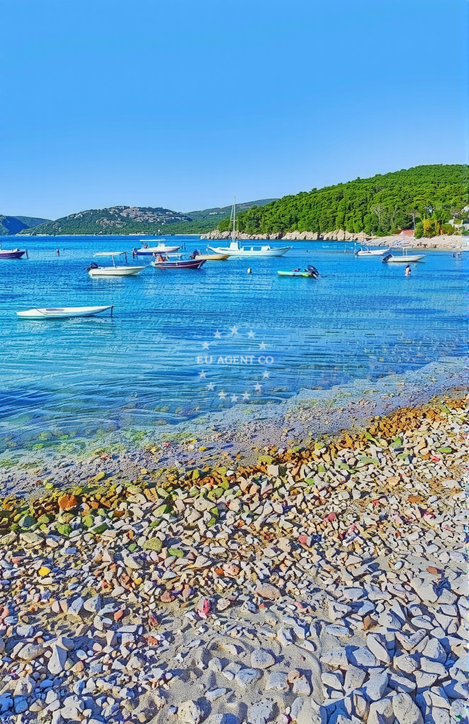 Beach facilities and surroundings at Županja, Ustrine (Cres) in Županja