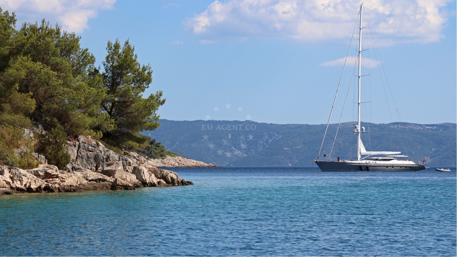 Additional view of Konoba Lucice buoys buoy field in Buoy field in Milna (Brač) on the island Brač, Central Dalmatia, Croatia photo 8