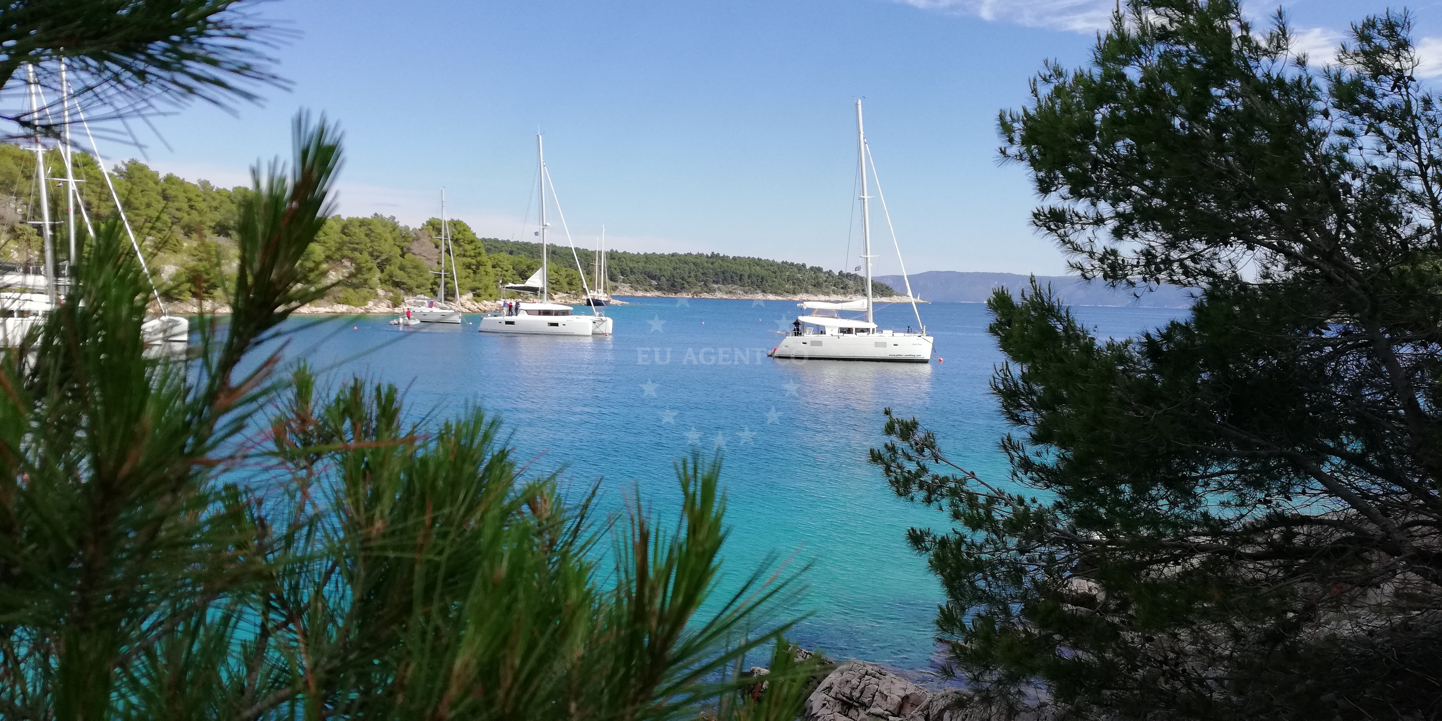 Additional view of Konoba Lucice buoys buoy field in Buoy field in Milna (Brač) on the island Brač, Central Dalmatia, Croatia photo 11