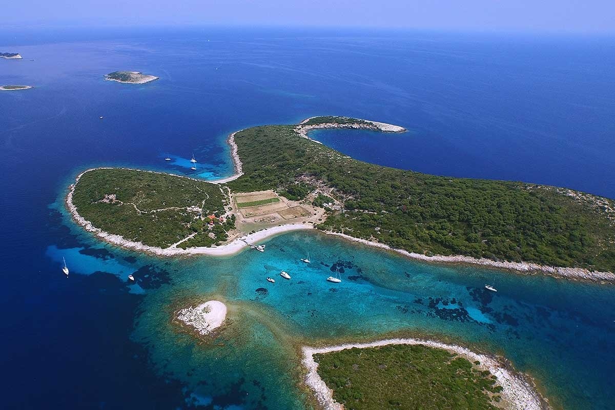 Konoba Budikovac tavern overlooking the lagoon, Croatia