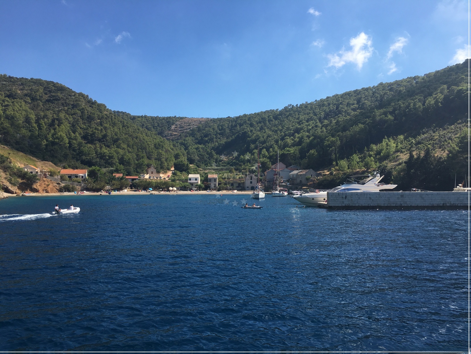 Hvar Jetty location map with nearby Stiniva Beach