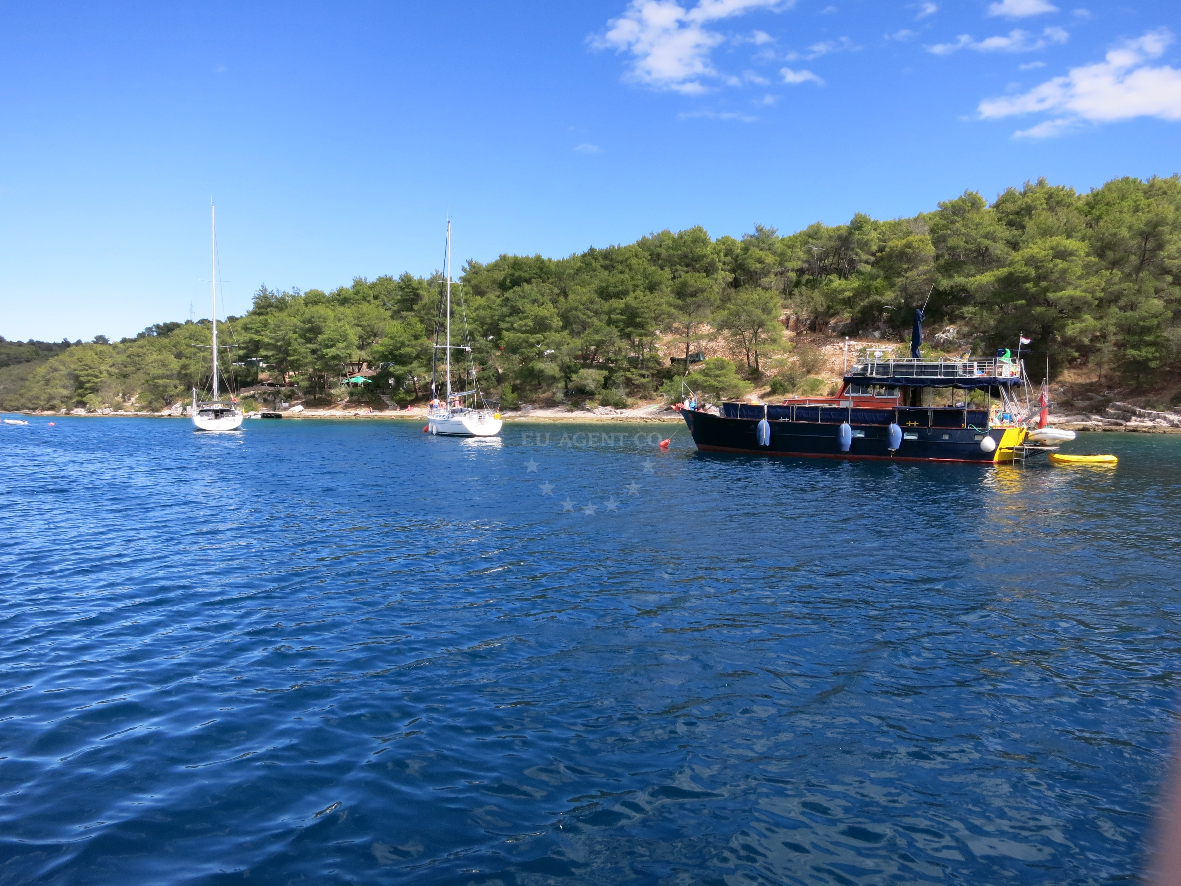Seasonal restaurant on the southern shore of Zavala Bay