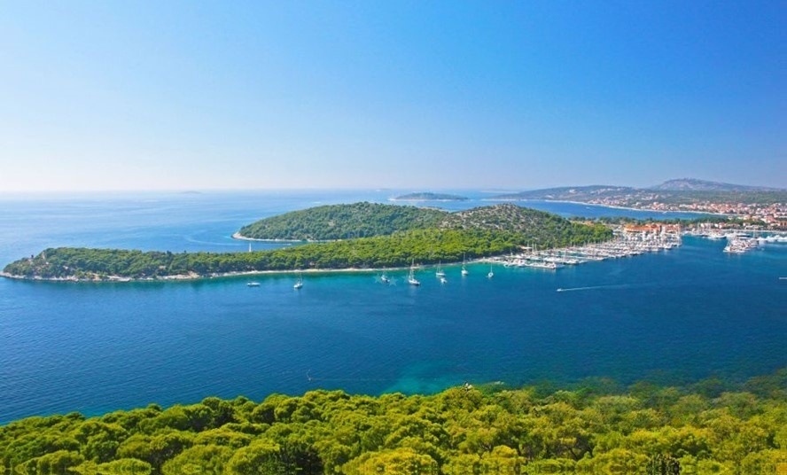 Marina Frapa jetty overlooking Soline Bay