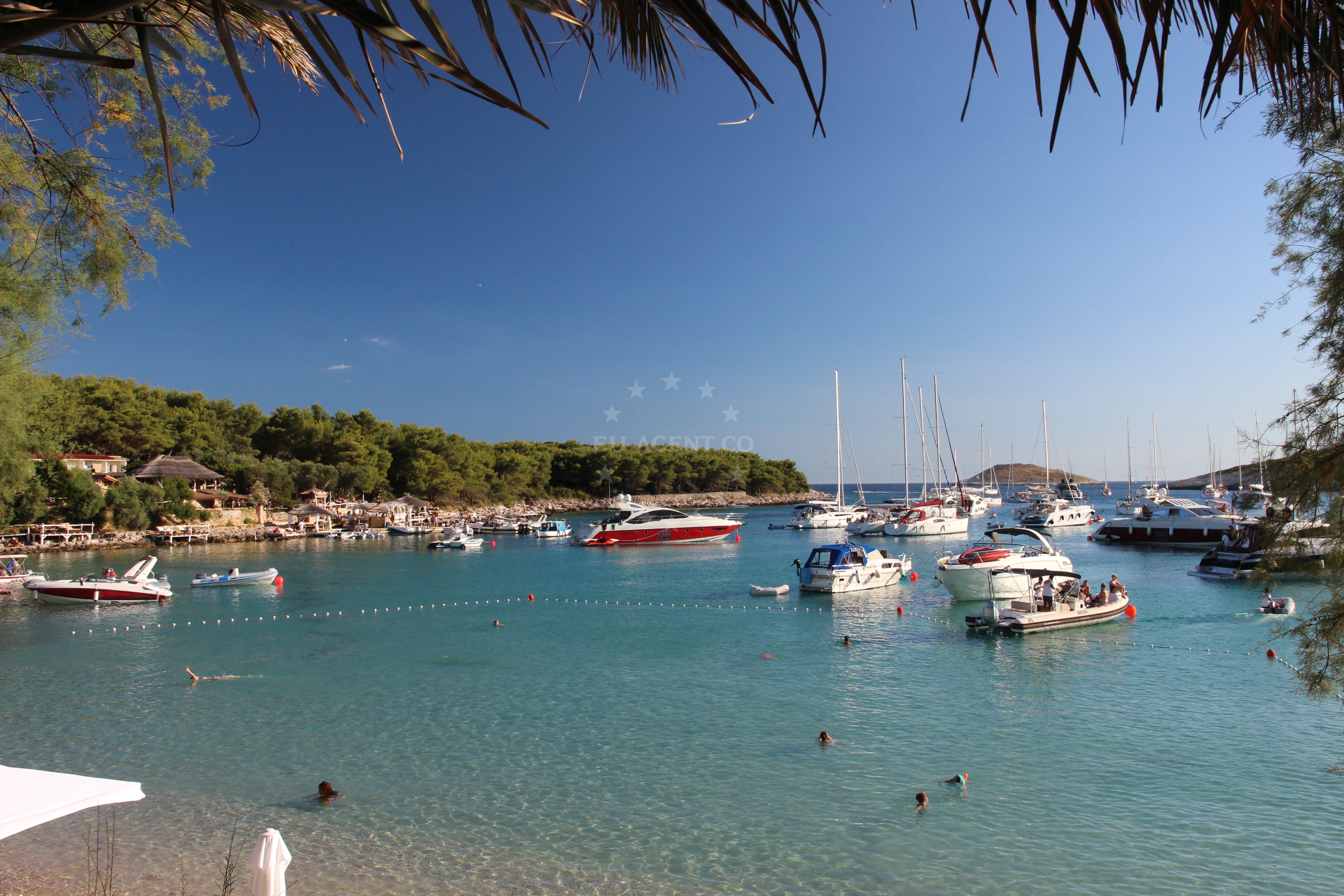 Sandy seabed and mooring buoys in Vinogradisce Bay
