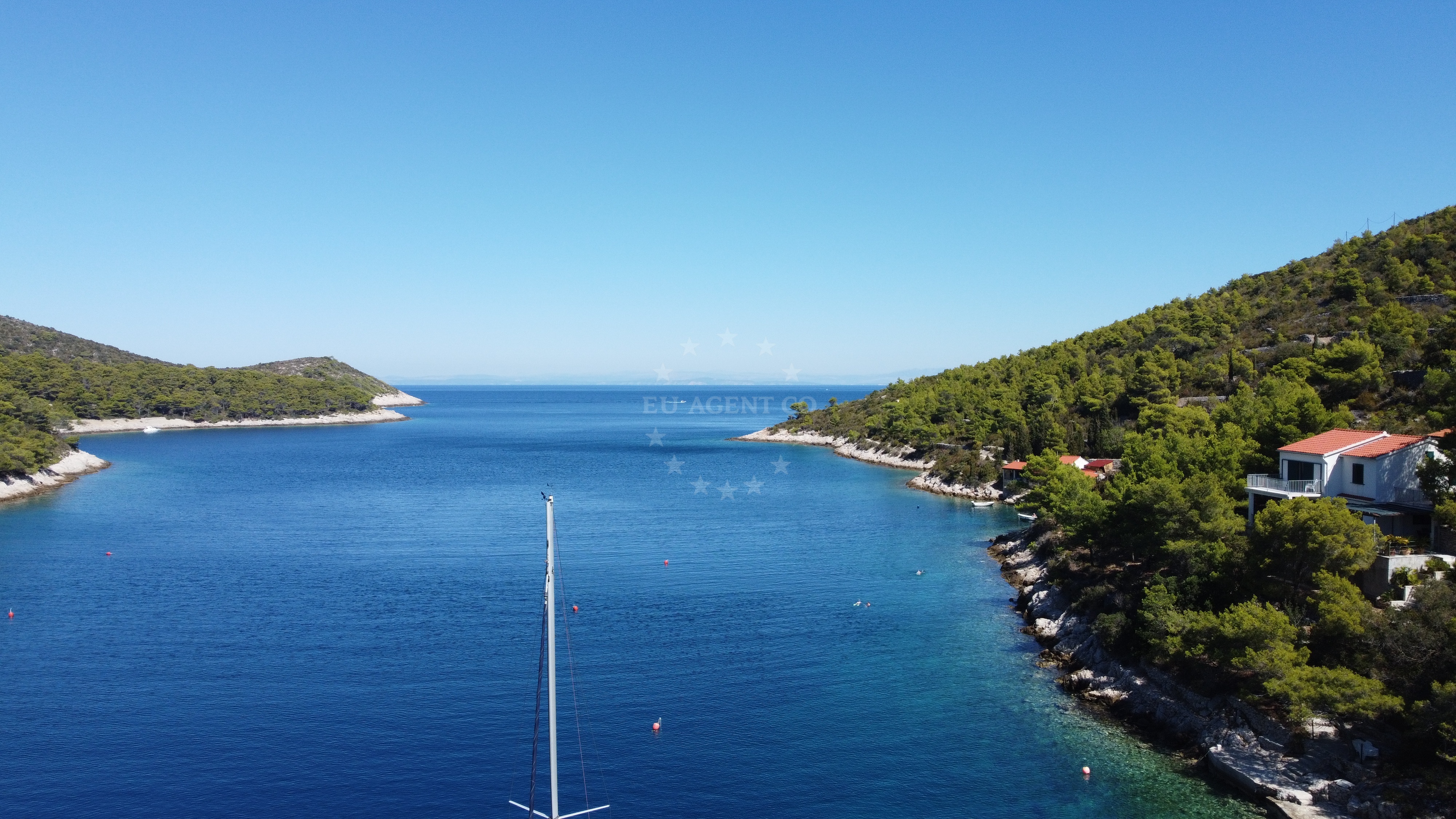 Steep bay anchoring at Stoncica Buoy Field