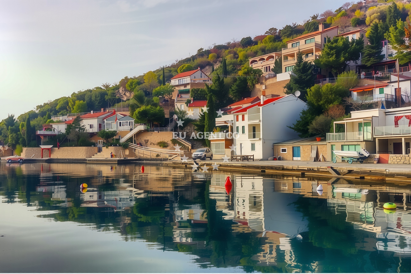 Donja Klada Bay near the quay in Klada
