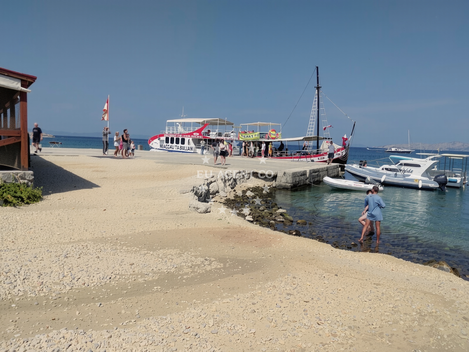 Arta Restaurant located near Sveti Grgur buoy field