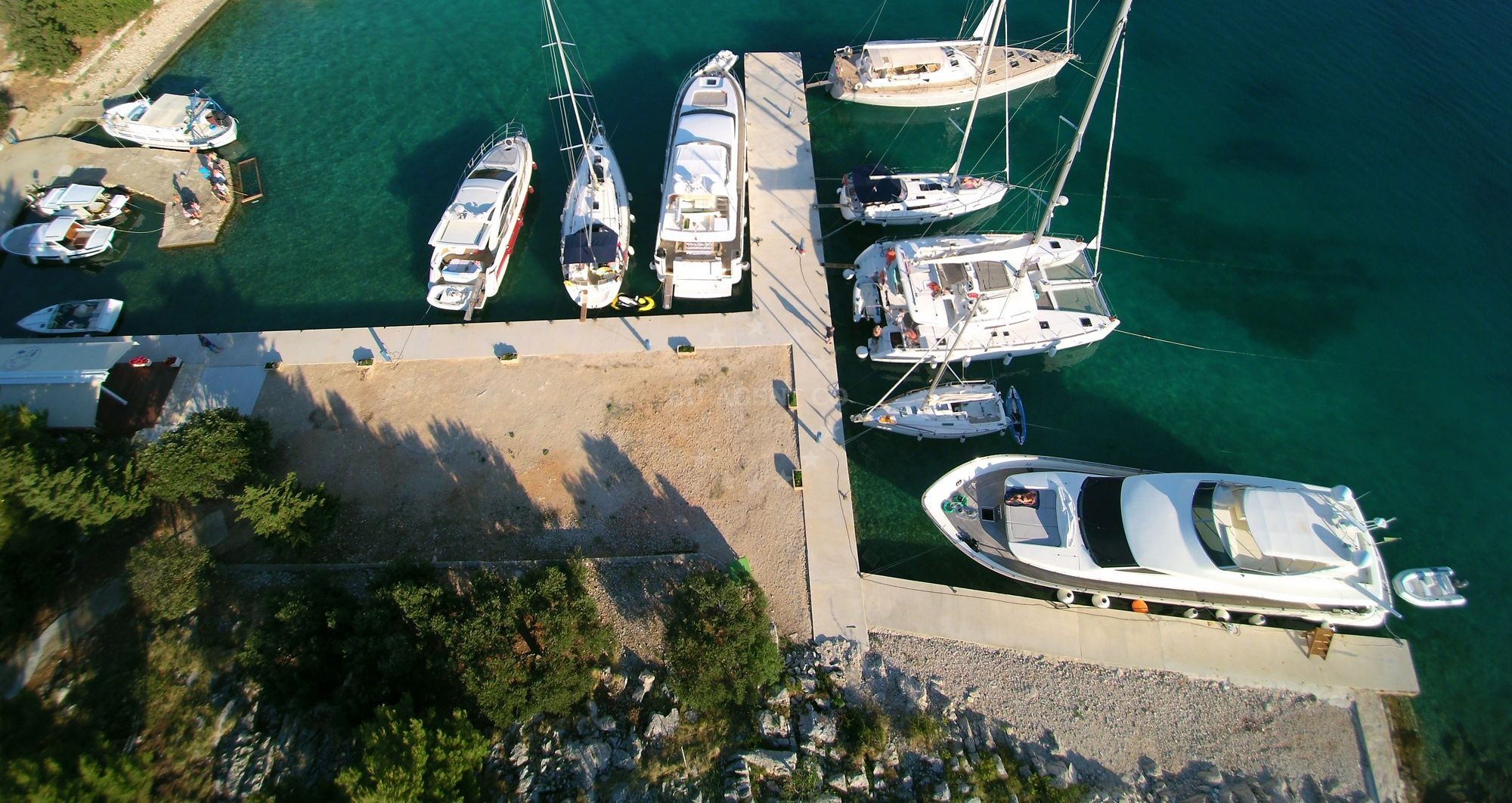 Boccia track and jetty facilities at Restaurant Mare, Katina