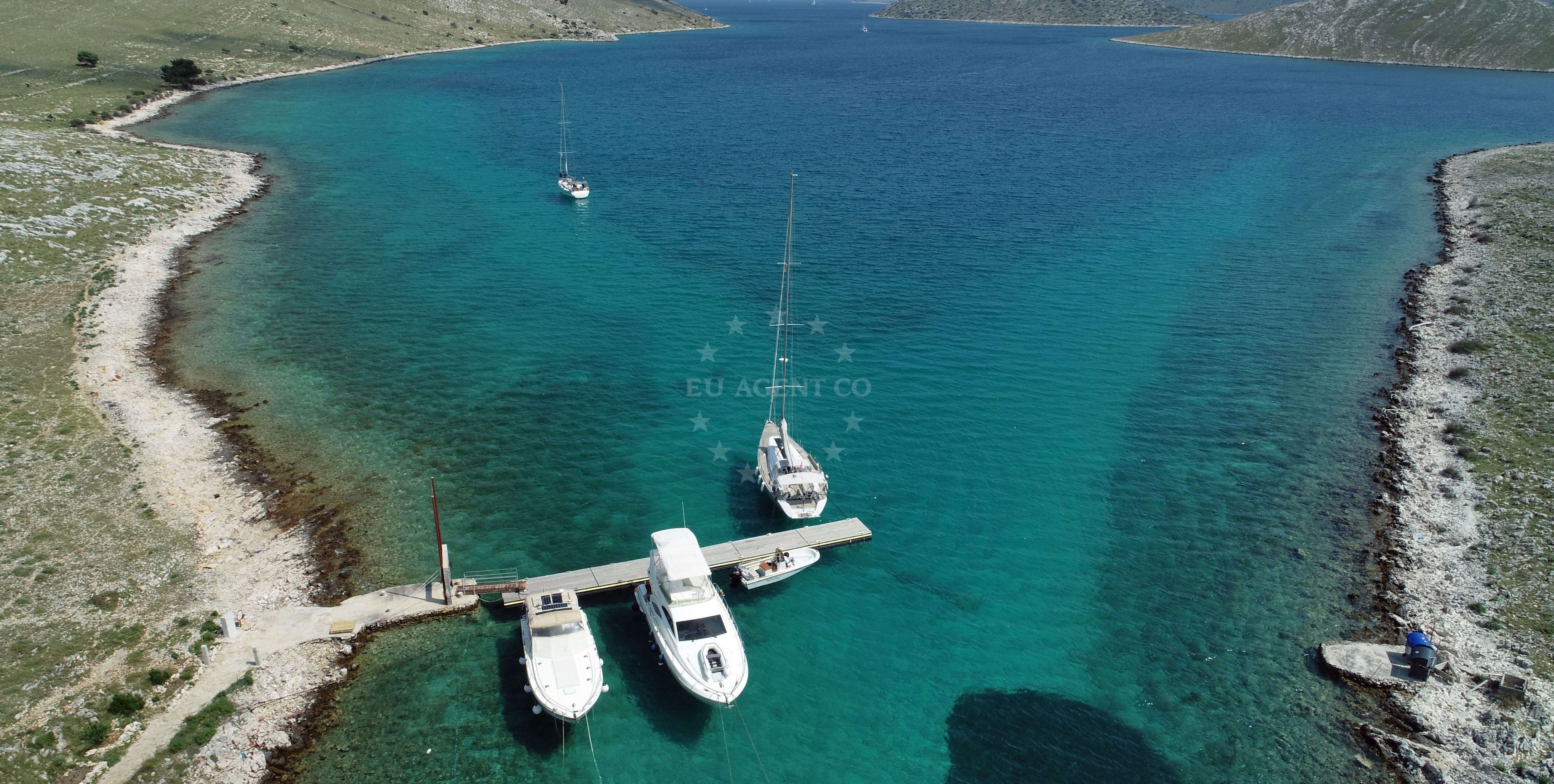 Floating pontoon at Konoba Beban jetty with mooring lines