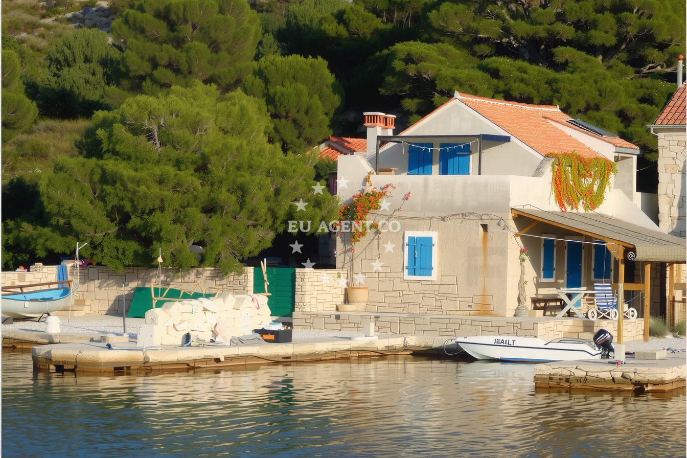 Konoba Larus restaurant overlooking Lavsa Island and the Kornati archipelago