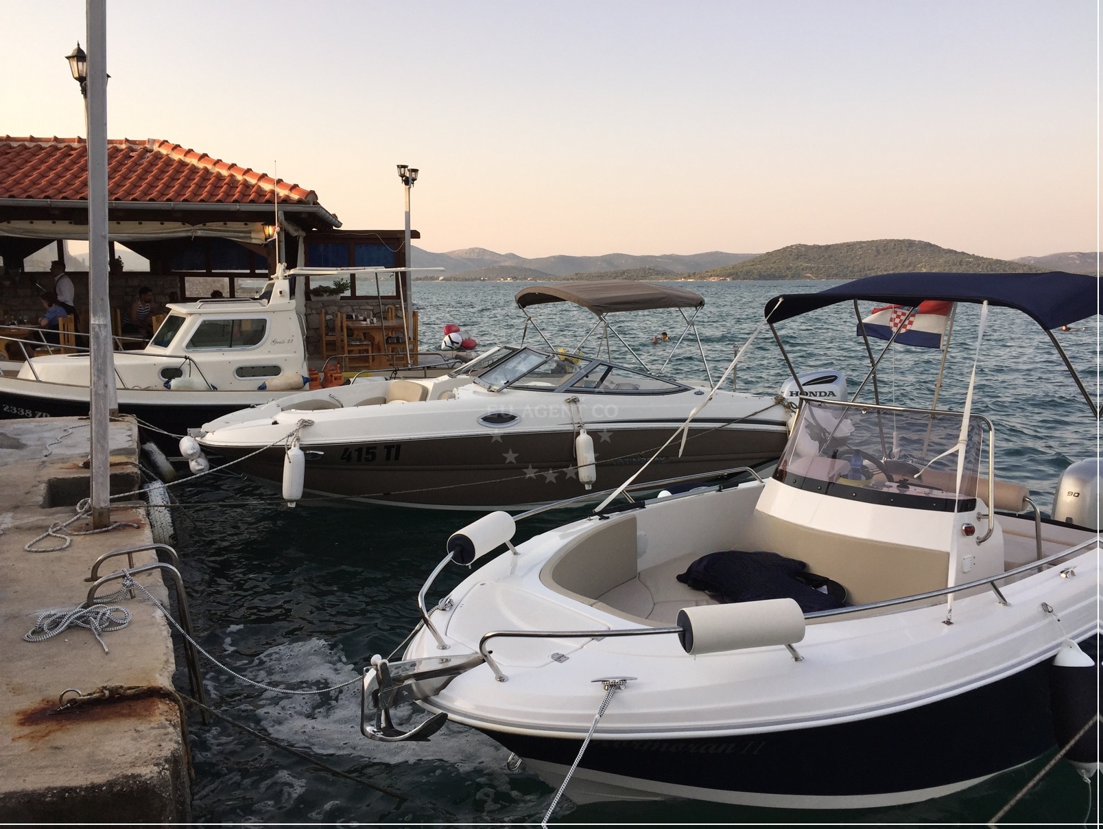 Restaurant Trabakul Quay, Murter with mooring berths and Adriatic Sea view