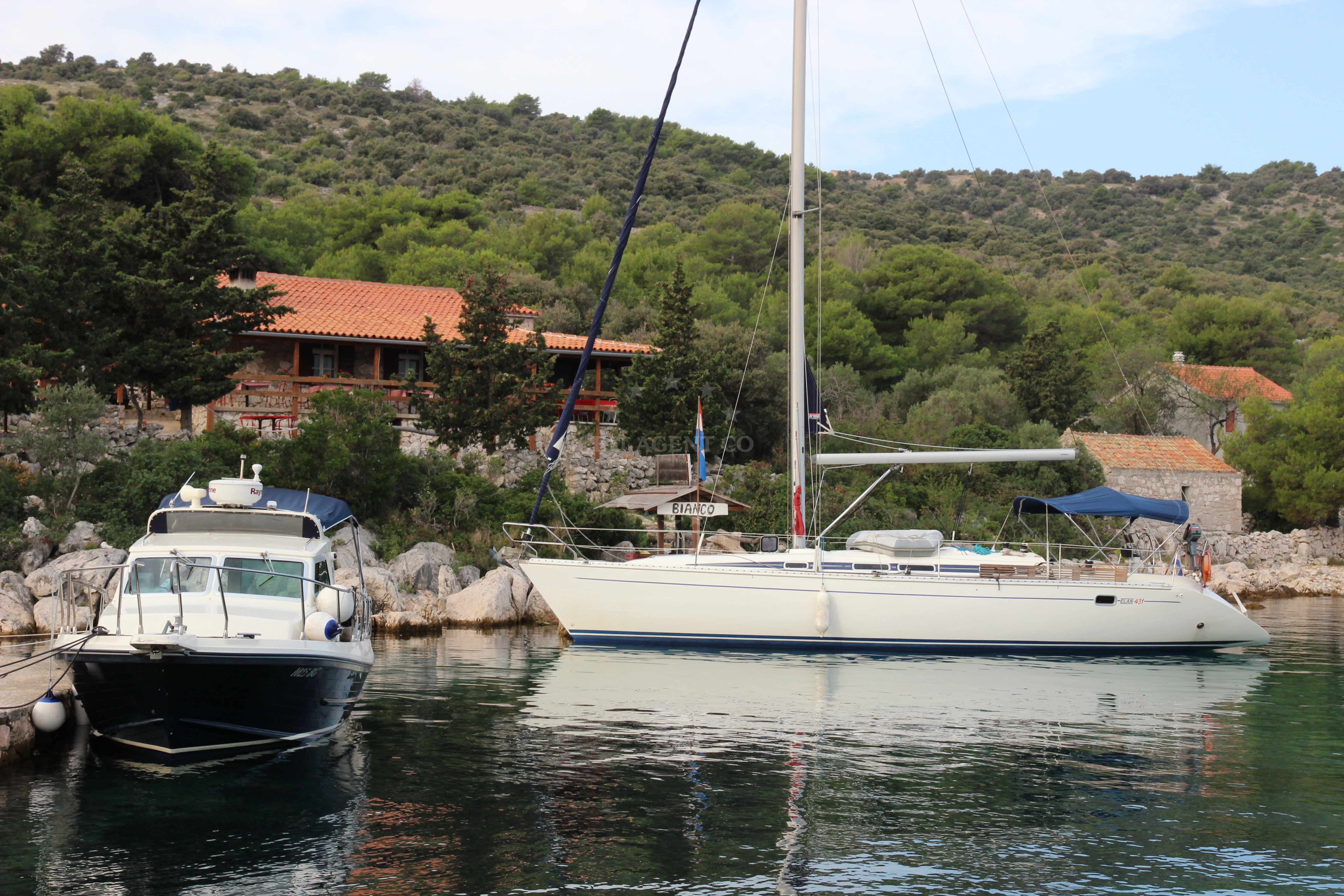 Small quay with shallow depth near Pristanisce Bay, Žut