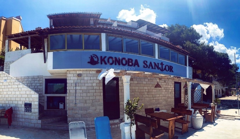 Yacht mooring at Konoba Santor Jetty, Zaklopatica Bay, Lastovo