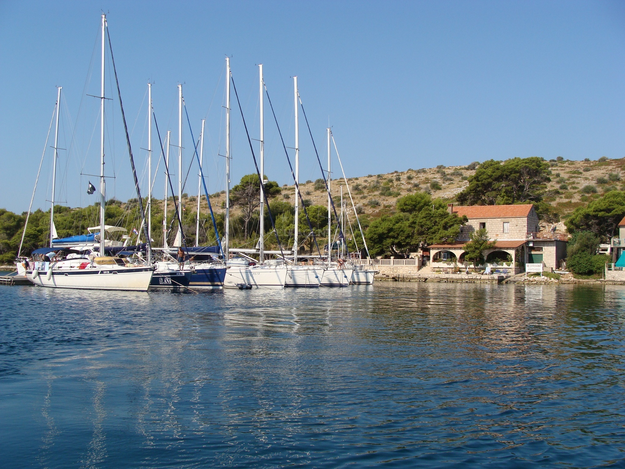 Laundry and sanitary facilities at Porto Rosso Jetty
