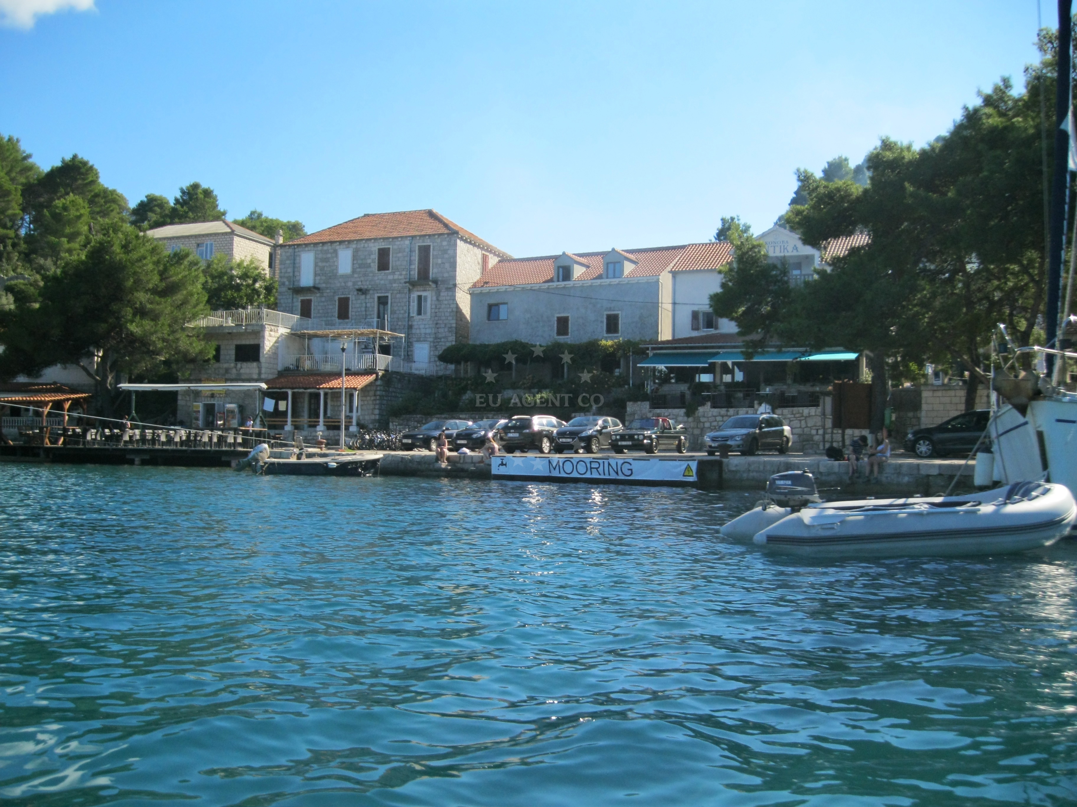 Restaurant Antika Quay mooring area in Polace Bay, Mljet