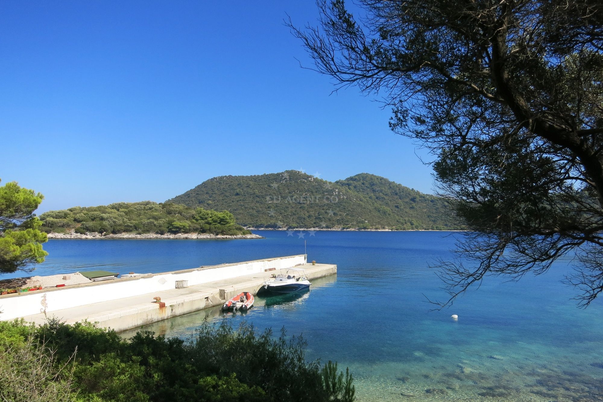 Konoba Mrcara Restaurant with views of the jetty