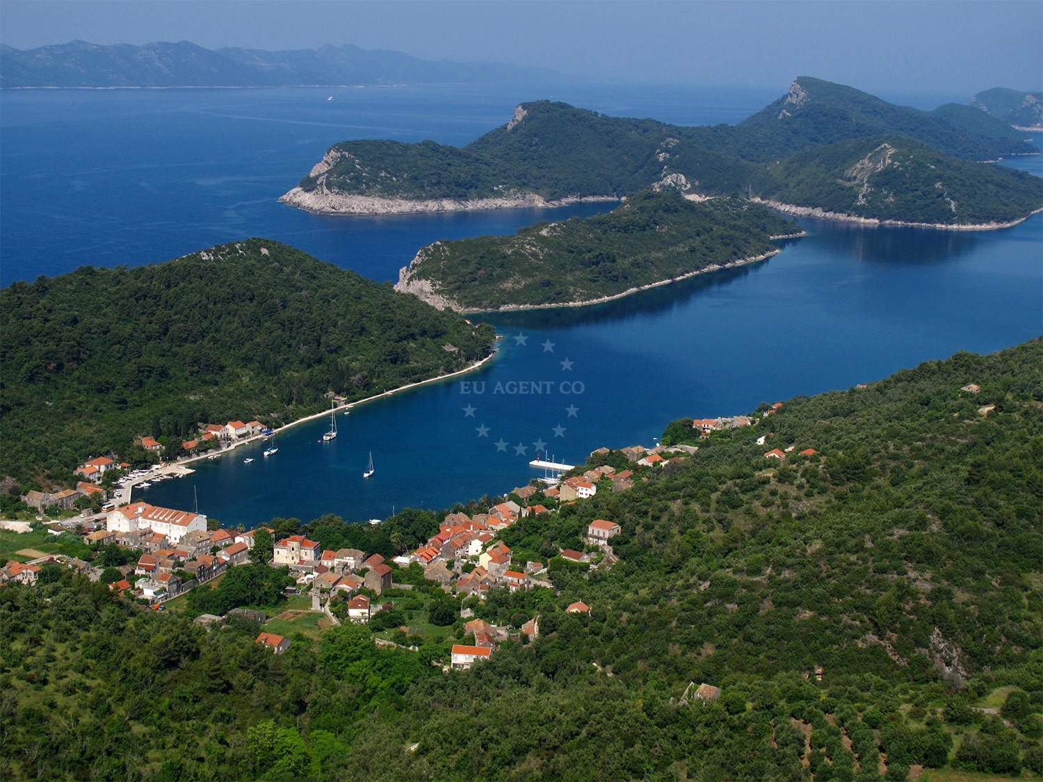 Yacht moored at Konoba Kod Marka buoys, Sipanska Luka, Šipan Island, Croatia