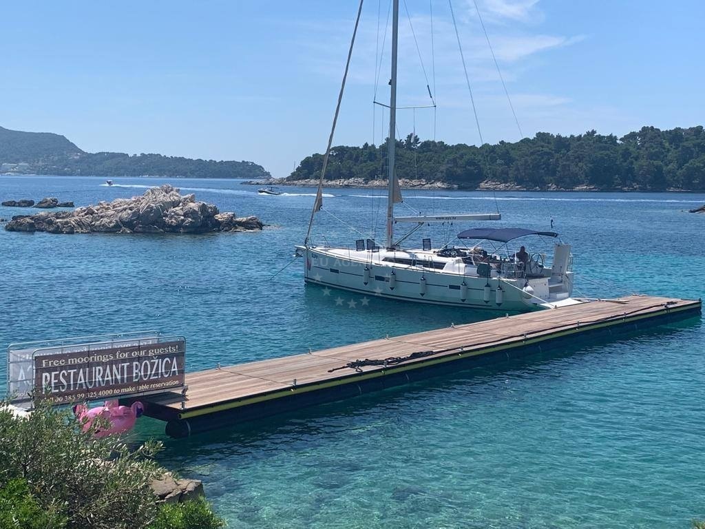 Restaurant Božica Jetty in Sudurad, Šipan with views of the Elaphite Islands