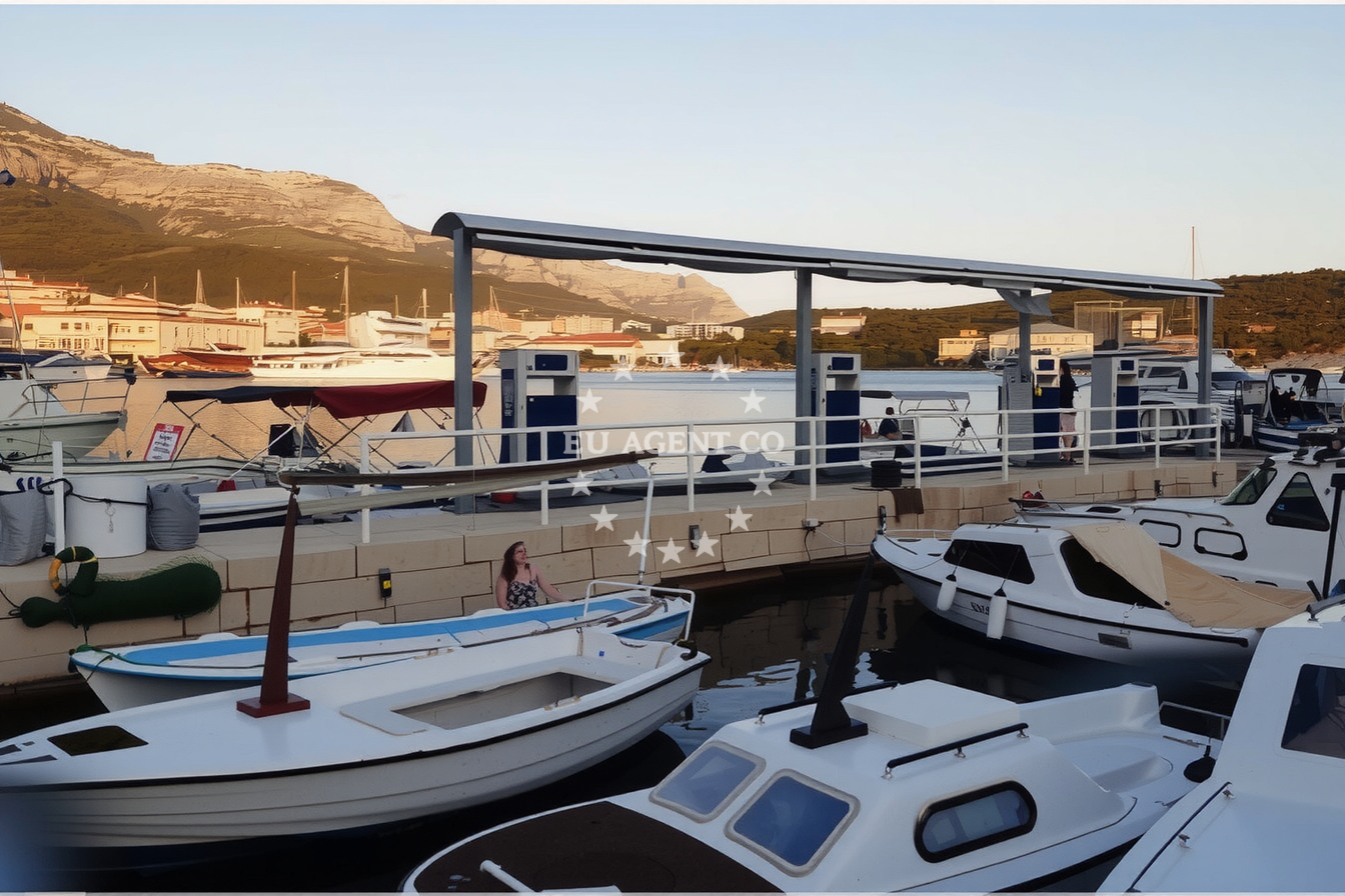 Yacht refueling at Ina Fuel Station, Makarska