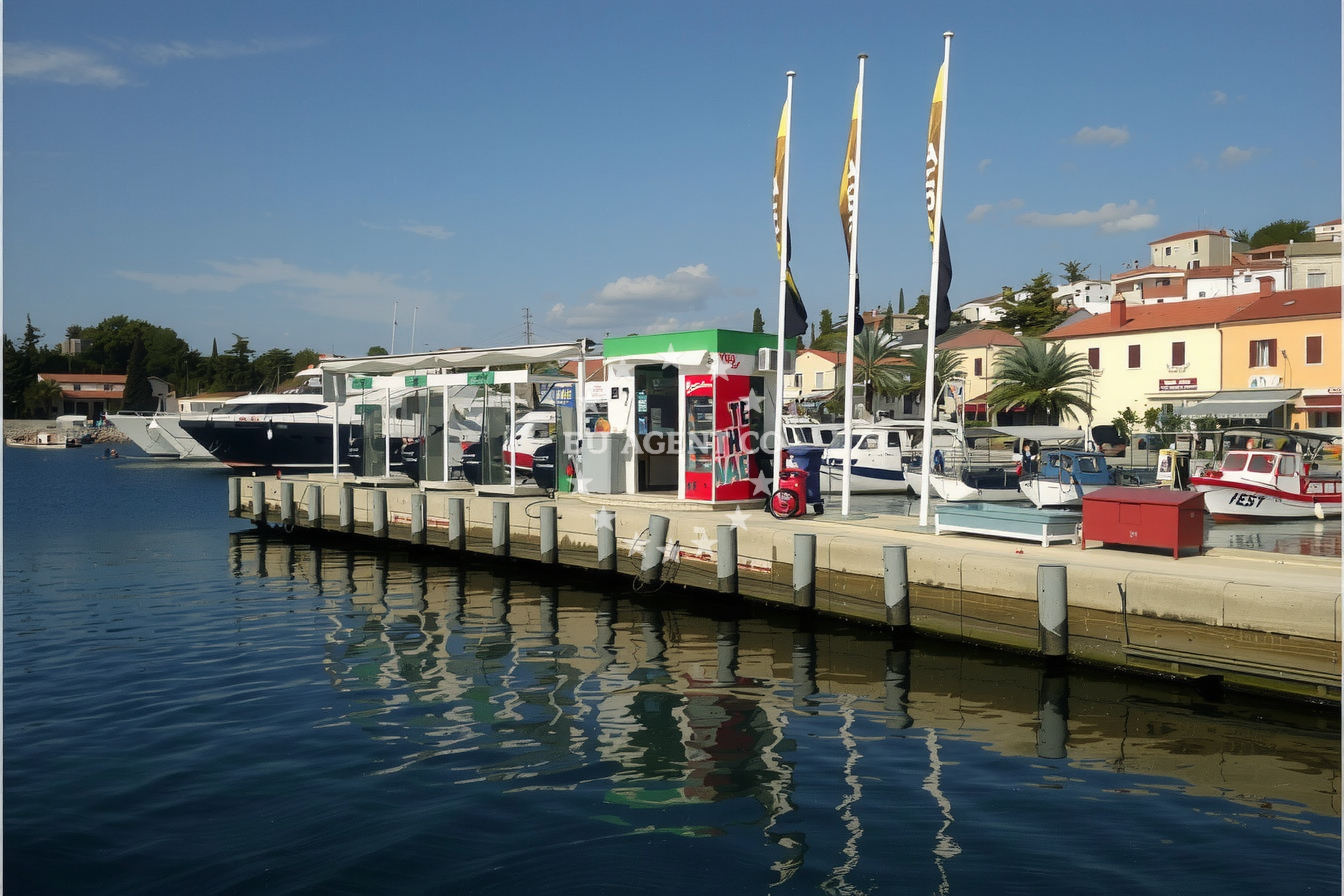 Additional view of Crodux fuel station in Fuel station in Vrsar, Istria and Kvarner, Croatia photo 5