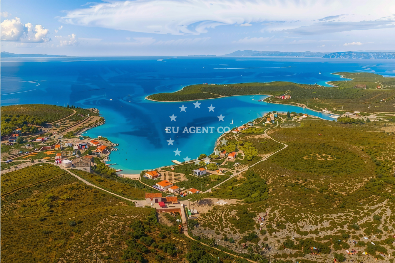 Additional view of Lovište harbor in Harbour in Lovište, South Dalmatia, Croatia photo 11