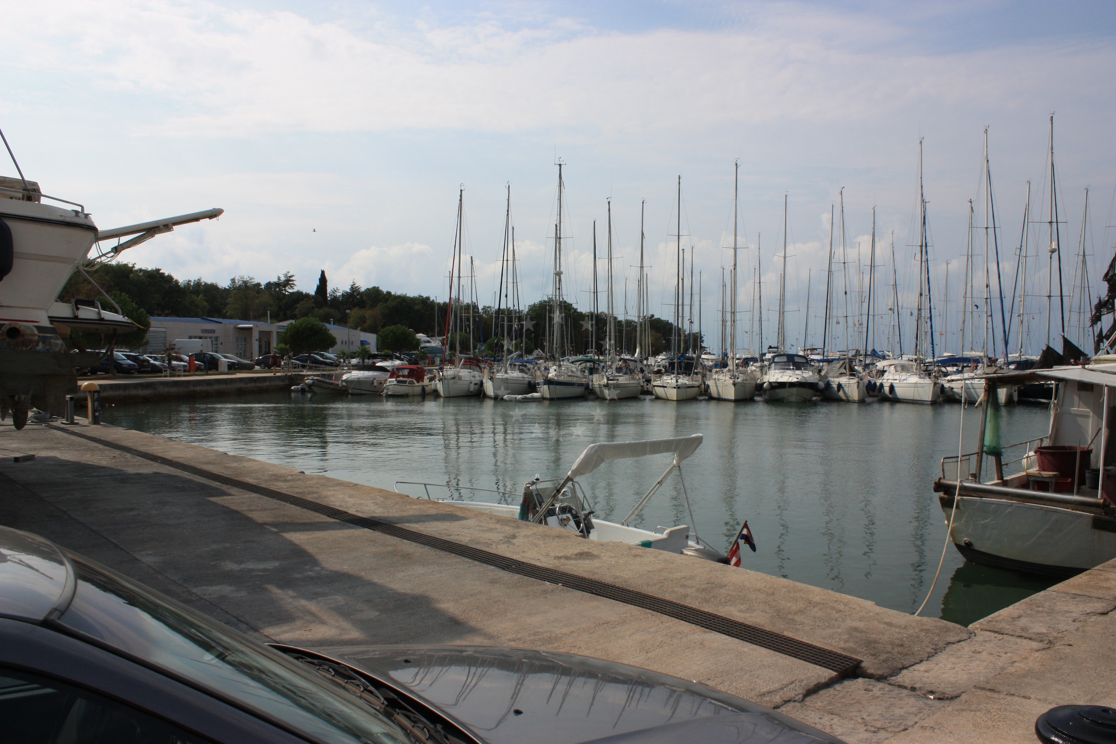 Anchorages near Marina Funtana, suitable for mooring