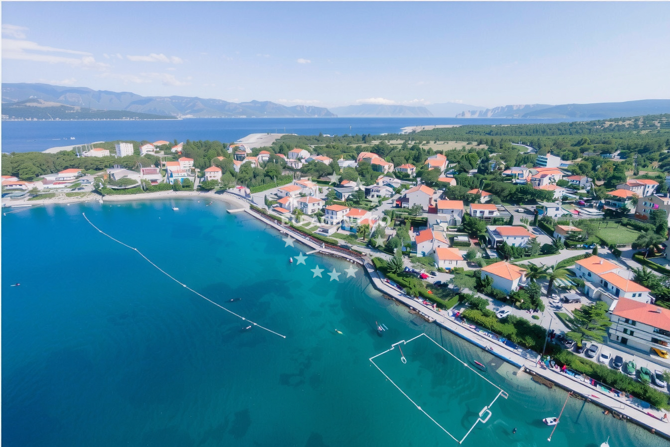 Lokvišća Sjever Beach near Silo Marina