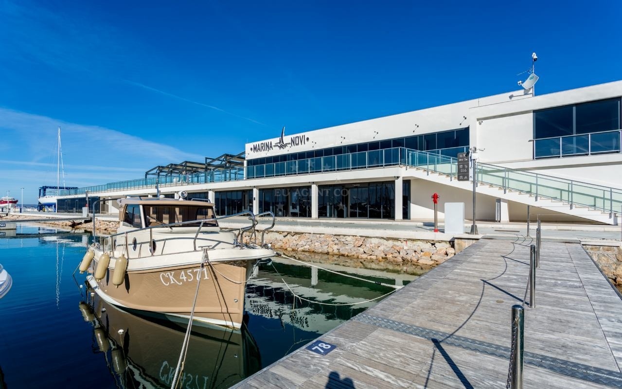 Marina Novi facilities and waterfront view