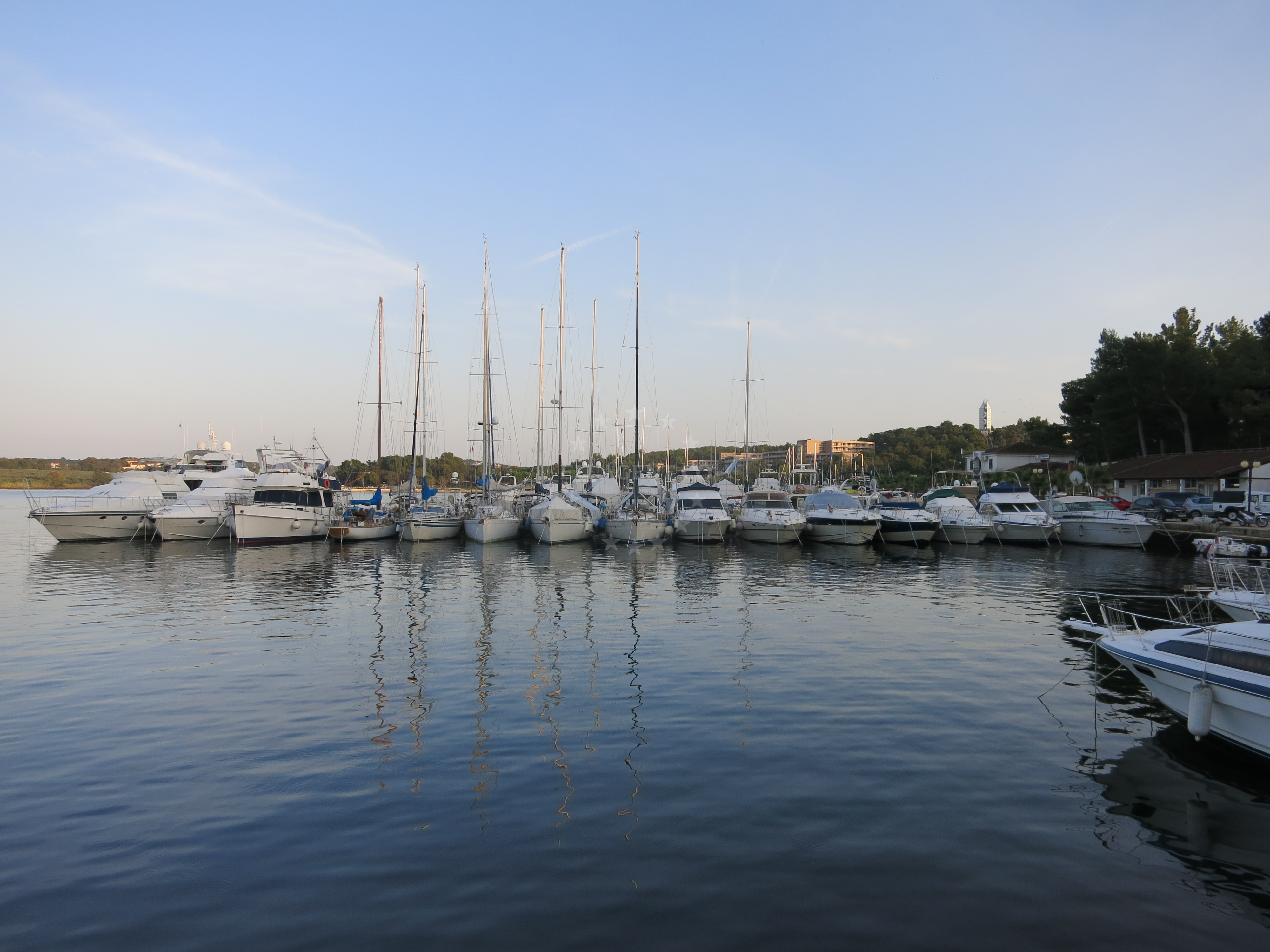 Marina Parentium's facilities and mooring lines