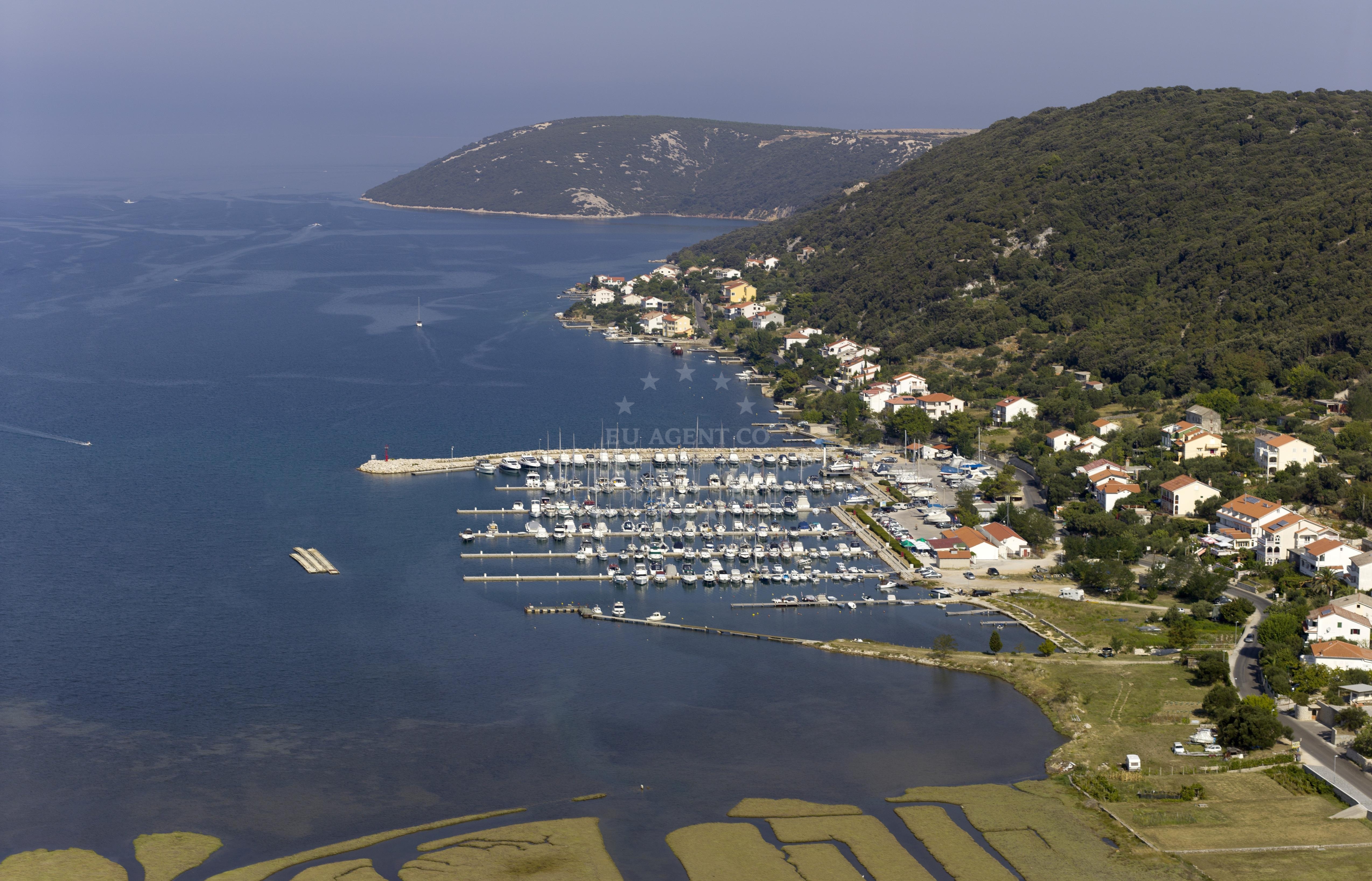 View of the 200m breakwater entrance to ACI Marina Supetarska Draga