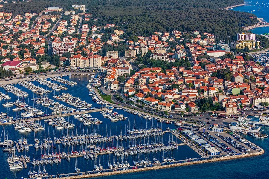 Adriatic sunset at Marina Sangulin
