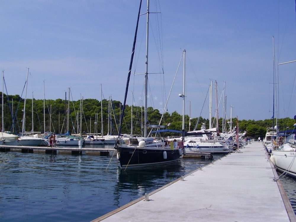 Marina Veli Rat, North Dalmatia - Moorings in Čuna Bay