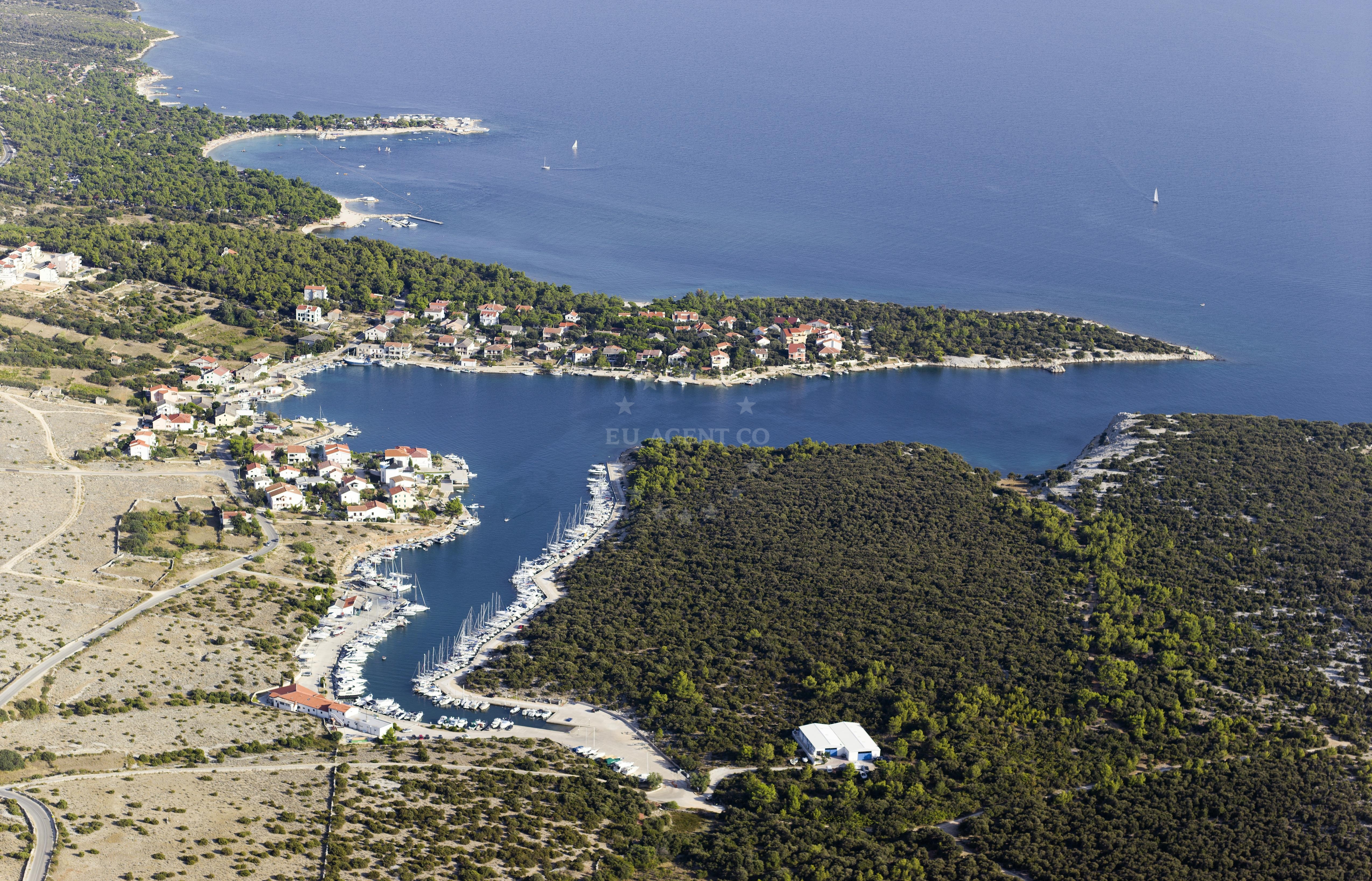Fjord-like bay entrance to ACI Marina Šimuni