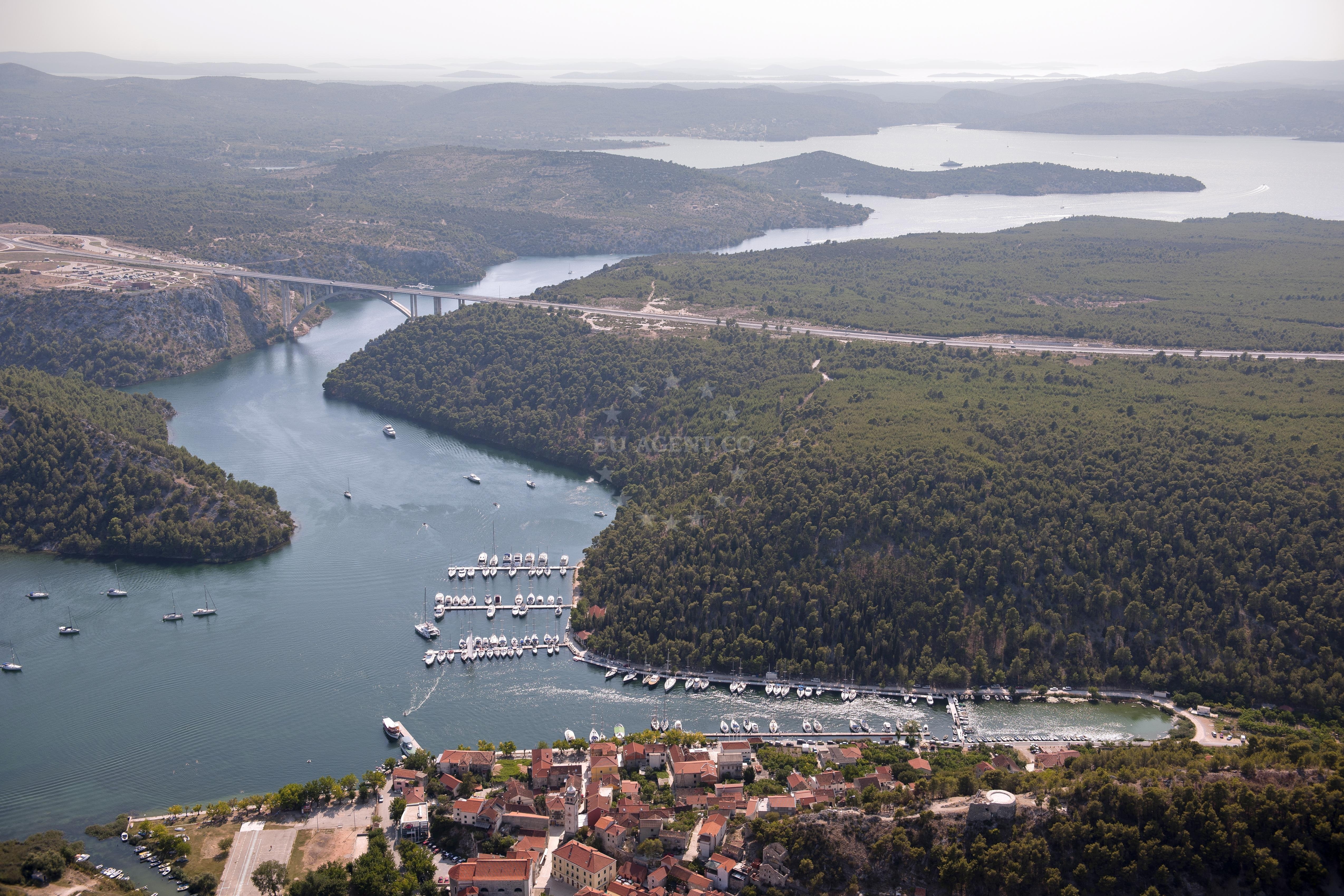 Marina facilities including electricity and water points