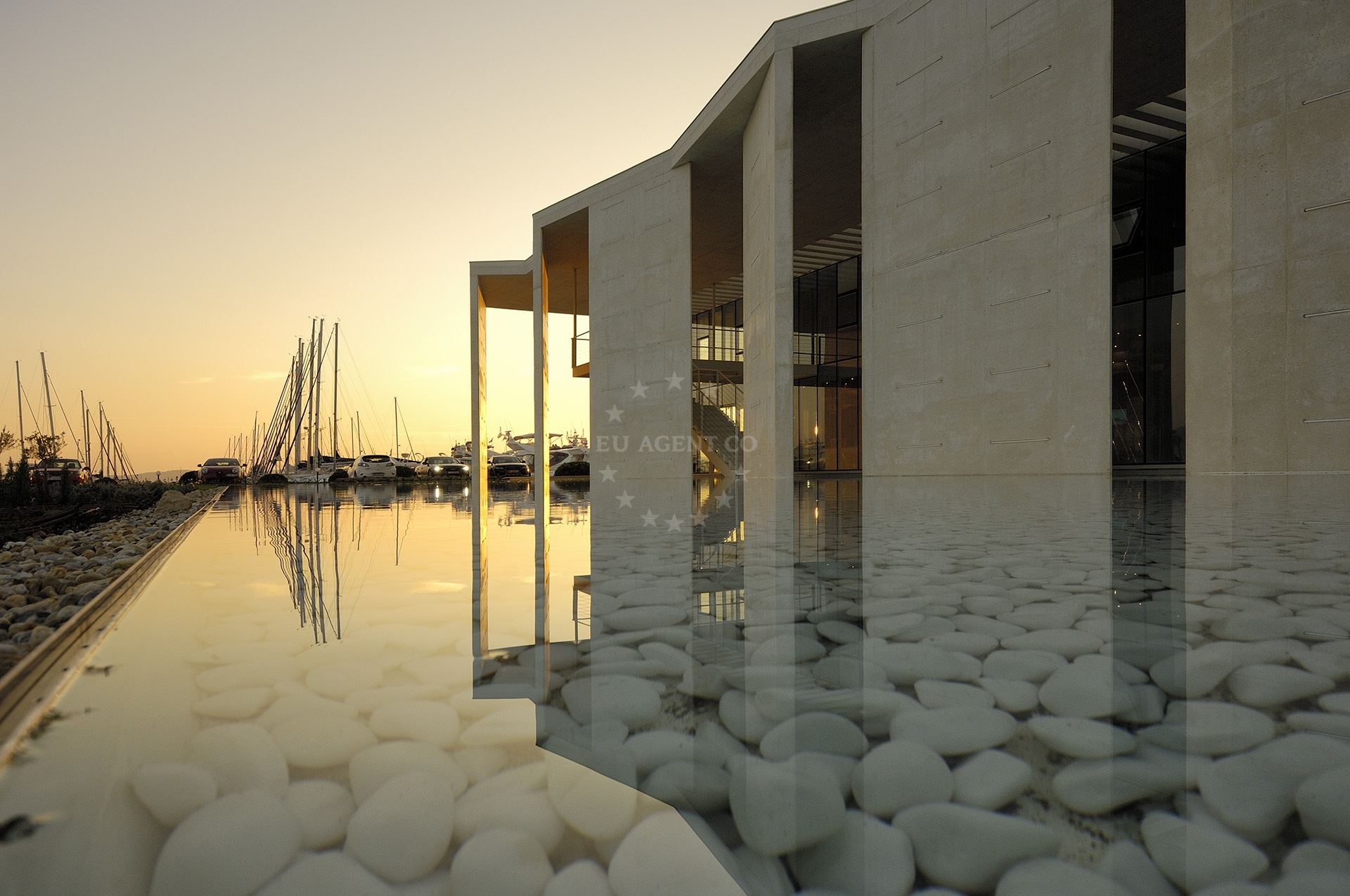 Marina Dalmacija facilities: Fuel station and electricity services